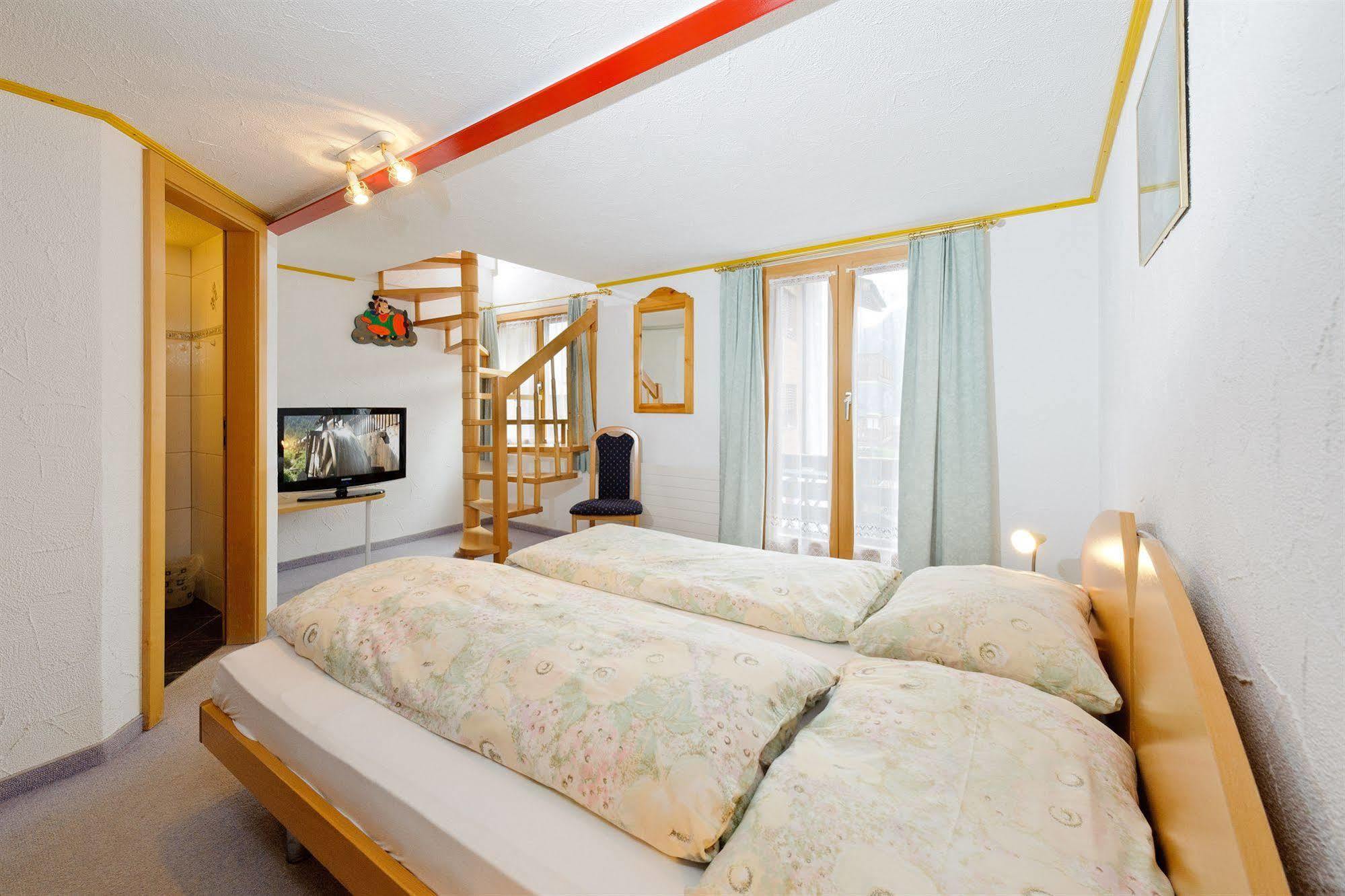 Alpina Hotel 3*